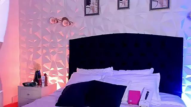 Sophie_Beaumont from StripChat is Freechat