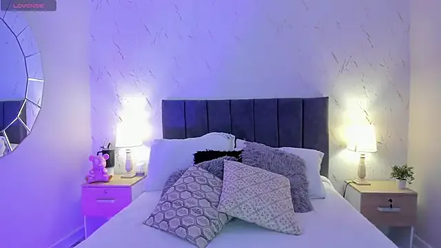 Try our streaming cams variety and talk on a personal level with our adorable girls streamers, showing off their bountiful shapes and dildos.