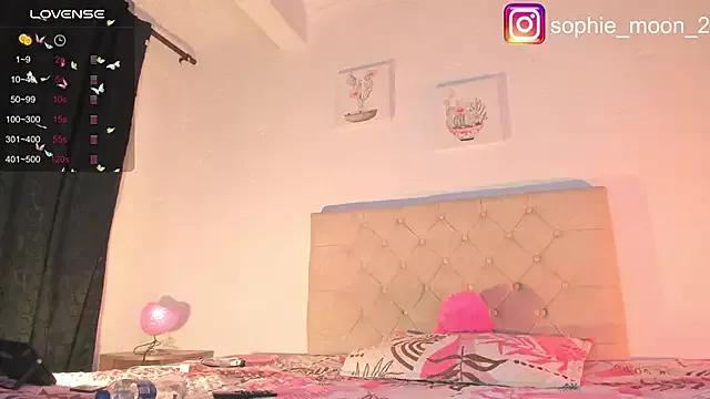 Try our streaming cams variety and talk on a personal level with our adorable girls streamers, showing off their bountiful shapes and dildos.