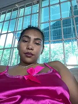 SophieD from StripChat is Freechat
