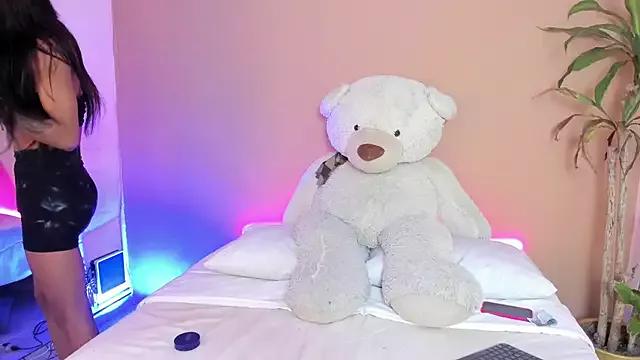 Try our streaming cams variety and talk on a personal level with our adorable girls streamers, showing off their bountiful shapes and dildos.