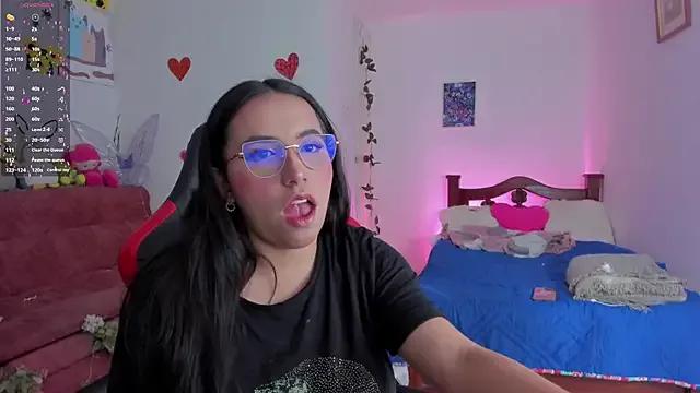SophieLAmour from StripChat is Freechat