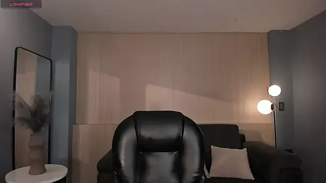 SophieLanne from StripChat is Freechat