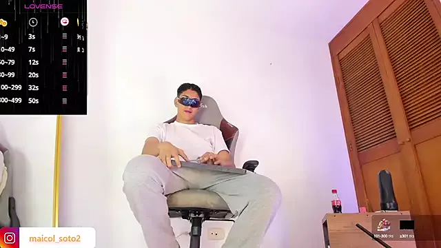 sotooliver1 on StripChat 