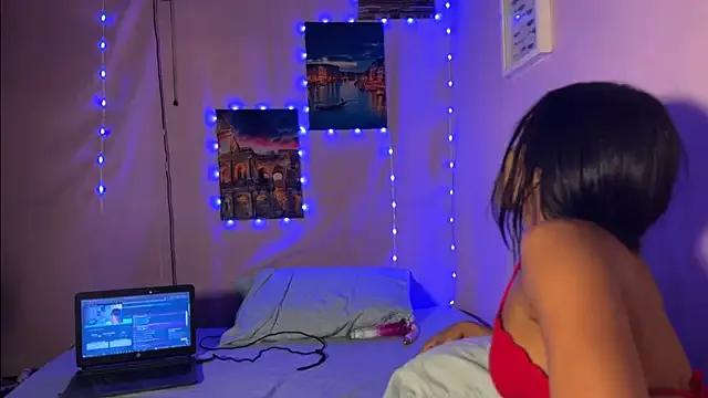 SpicyLolaX_NightDrip from StripChat