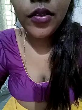 Spoorthi143 from StripChat