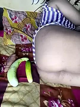 SquirtPiHu from StripChat is Freechat