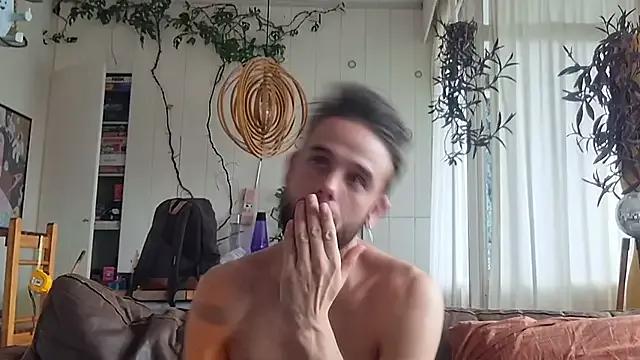 Squirtproff from StripChat