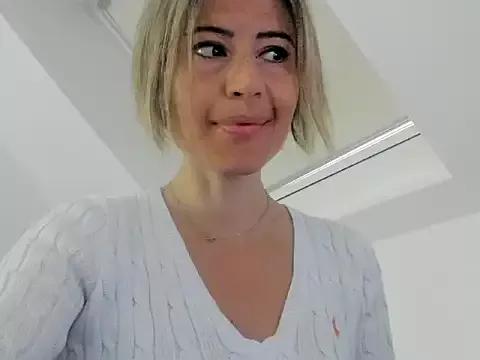 Ssoniaaa from StripChat