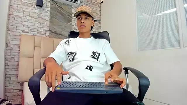 STARFOR_2 from StripChat is Freechat