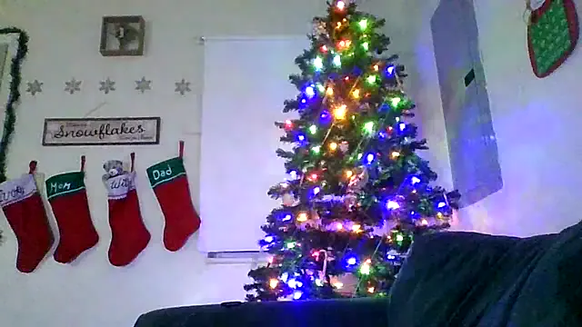 Starryluvvy23 from StripChat is Freechat