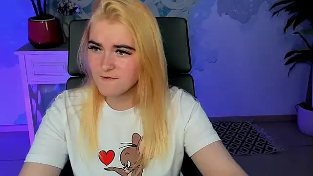 Try our streaming cams variety and talk on a personal level with our adorable girls streamers, showing off their bountiful shapes and dildos.