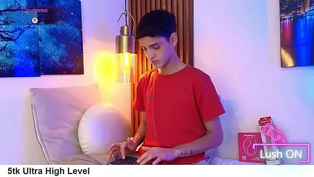 StevennSantan from StripChat is Freechat