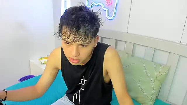 StiwenTwink from StripChat is Freechat