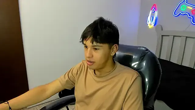 StiwenTwink from StripChat is Freechat