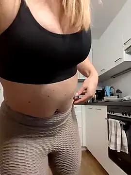 story_of_sarah from StripChat is Freechat