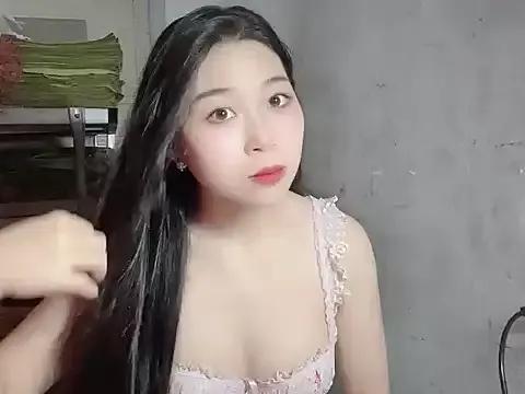 Strawberry18x from StripChat is Freechat