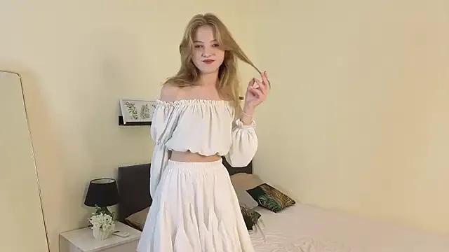 Sue_Sanders from StripChat is Freechat