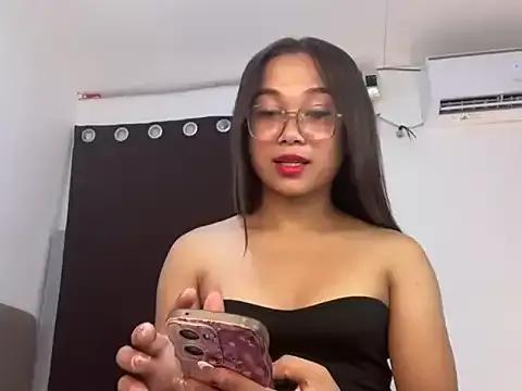 SultryCyraFoxmore from StripChat is Freechat
