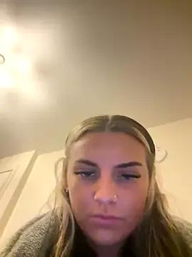 Summer21k from StripChat is Freechat