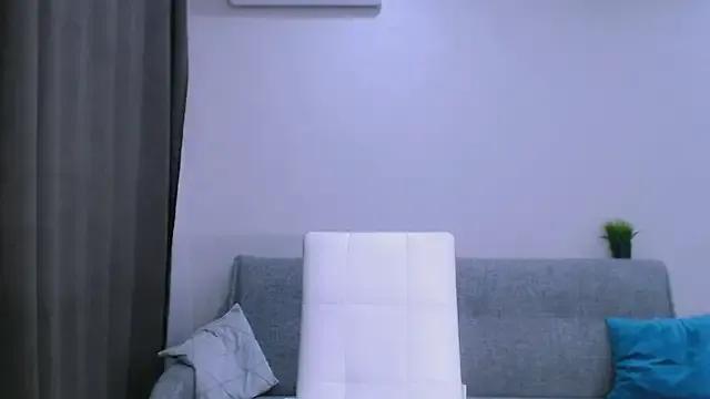 Summer_Finn from StripChat