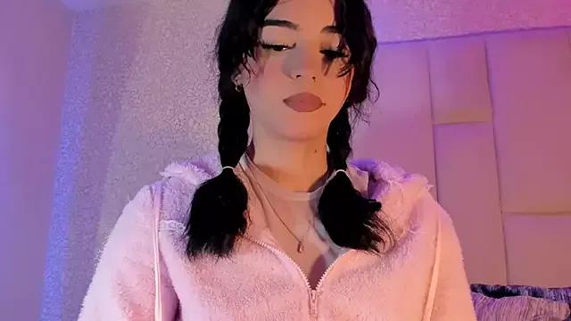 Summer_walkerr from StripChat is Freechat