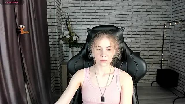 Sunn_shine from StripChat