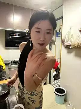 sunny-520 from StripChat