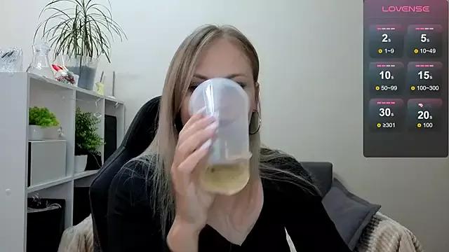 Sunny_bunny6 from StripChat