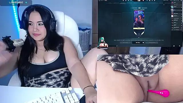 Sunny_Gamer7 from StripChat