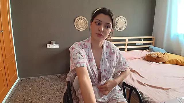 SunnyLeila from StripChat is Freechat