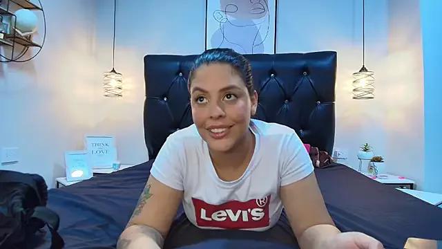 SunnyLovefg from StripChat is Freechat