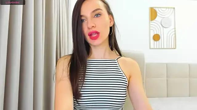 Sunshine_Eva from StripChat