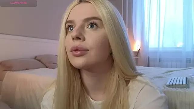 Sunshy_ from StripChat