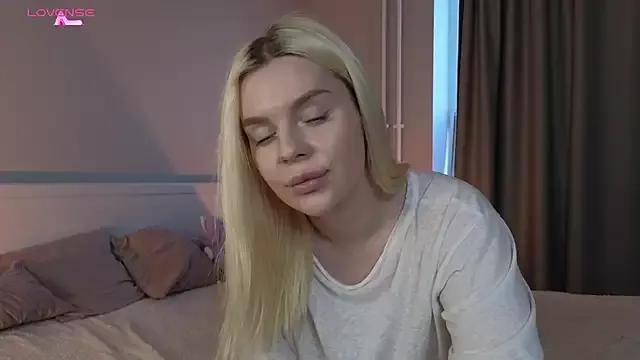 Sunshy_ from StripChat