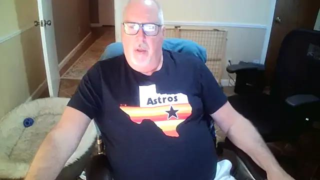 superbearboss from StripChat is Freechat
