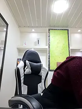 susan_mooree from StripChat is Freechat