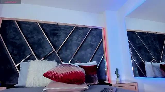 SusanaHenao from StripChat is Freechat