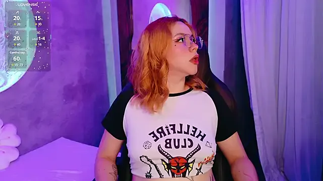 sussiestrawberry from StripChat is Freechat