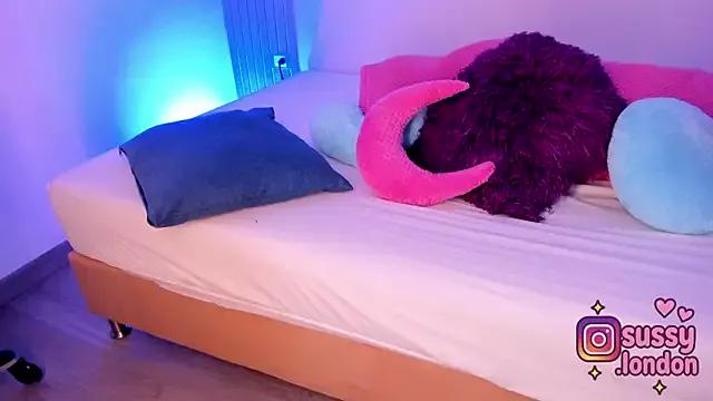 SussyLondon from StripChat
