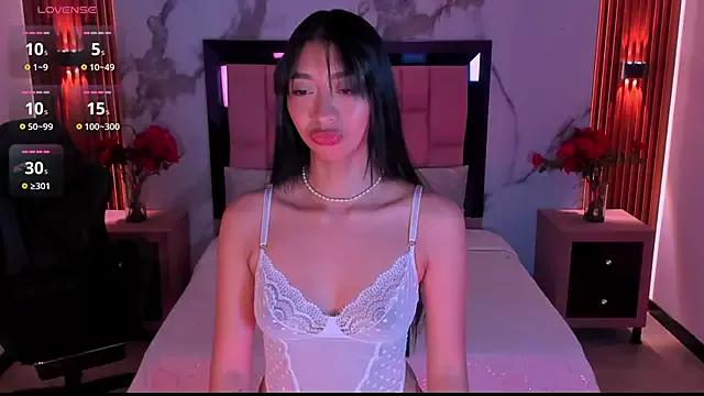 Sussyrosse_ from StripChat is Freechat