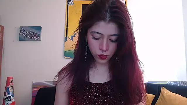 SuzzyyM from StripChat