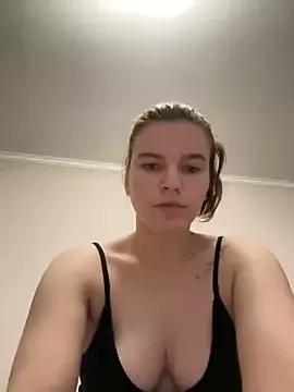 sweeet_july from StripChat