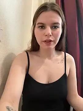sweeet_julyy from StripChat