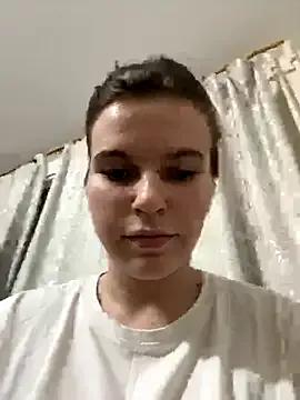 sweeet_julyy from StripChat