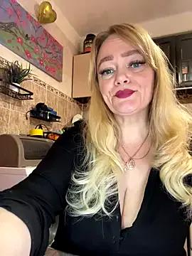 Sweet-blonde from StripChat is Freechat