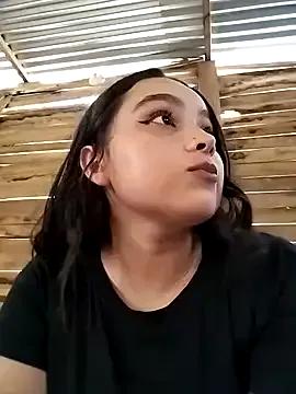 SWEET-M0MMY from StripChat