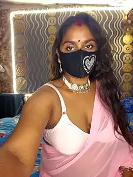 Sweet-Maddlina from StripChat is Freechat