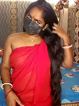 Sweet-Maddlina from StripChat is Freechat