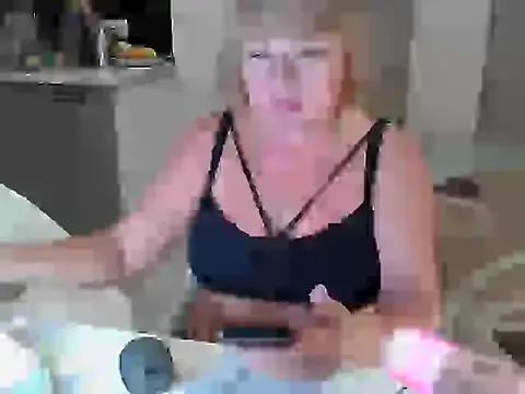 Sweet4104 from StripChat is Freechat